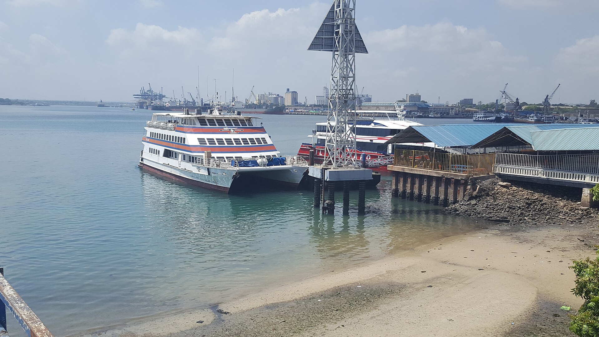 Passenger ferry for Zanzibar leaving Dar es Salaam
